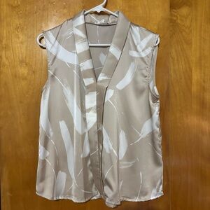 Mine Beige and White V-neck Shell